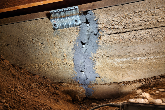 Visible foundation crack on a San Diego residential foundation before repair